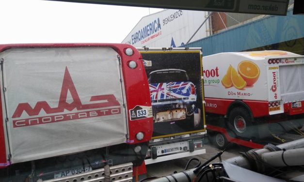 Vehículos llegando al puerto de Campana – Dakar 2017