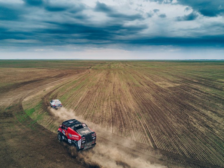 Loeb y Kolomy se fortalecen en Kazajstán