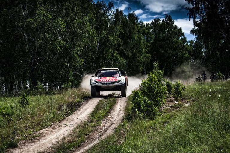 Loeb y Viazovich lograron los mejores tiempos del tercer día