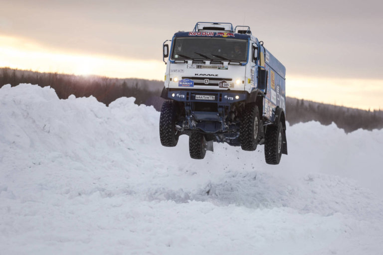 Nikolaev luce su Kamaz en condiciones extremas