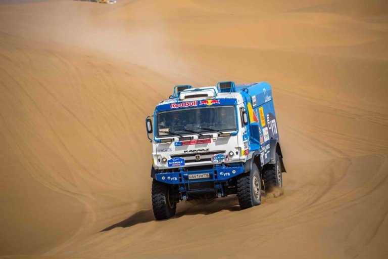 Silk Way Rally Kamaz domina la etapa 9 sin problemas, con Mardeev a la cabeza