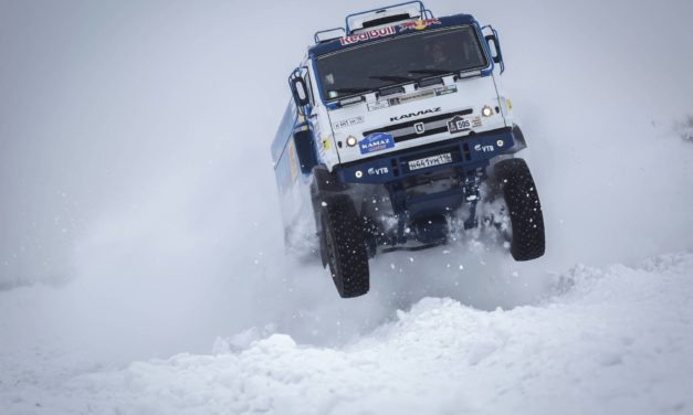 Kamaz en la nieve