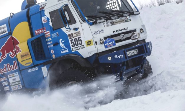 Kamaz en la nieve