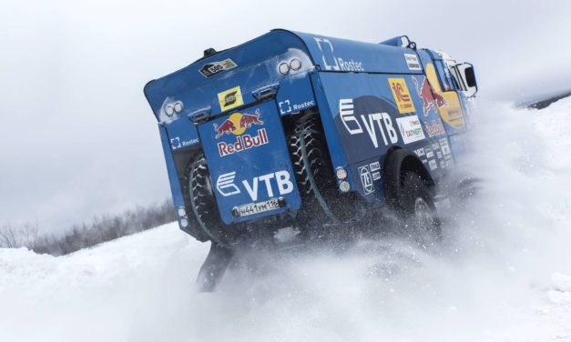 Kamaz en la nieve