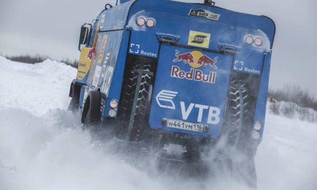 Kamaz en la nieve