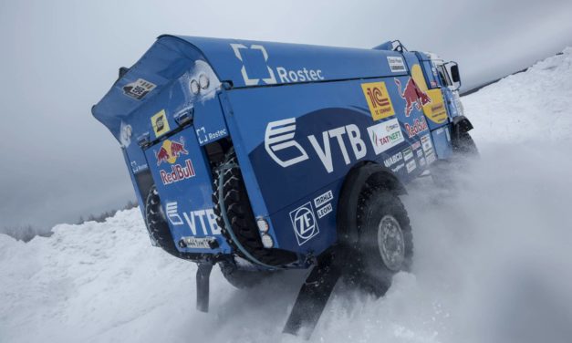 Kamaz en la nieve