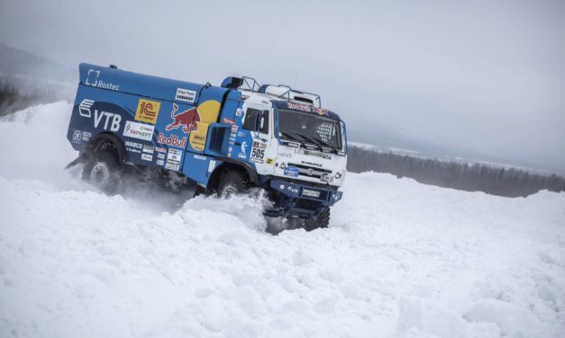 Kamaz en la nieve