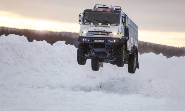 Kamaz en la nieve