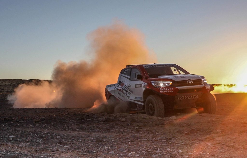 Toyota oficializó su tridente para el Dakar 2018