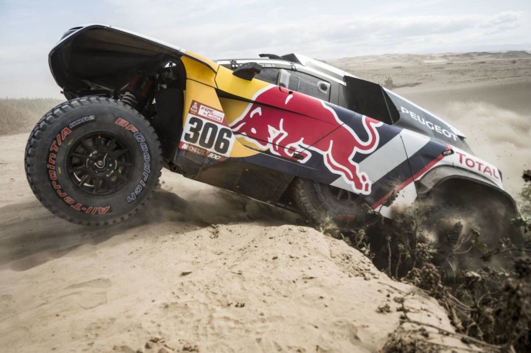 Sebastien Loeb pisa el acelerador y gana la cuarta etapa. Foto Red Bull Media House