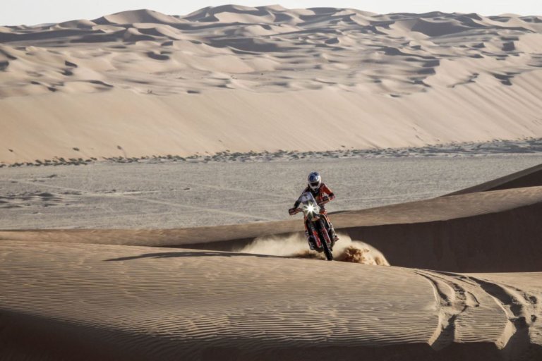 Sunderlad toma el control en Abu Dhabi