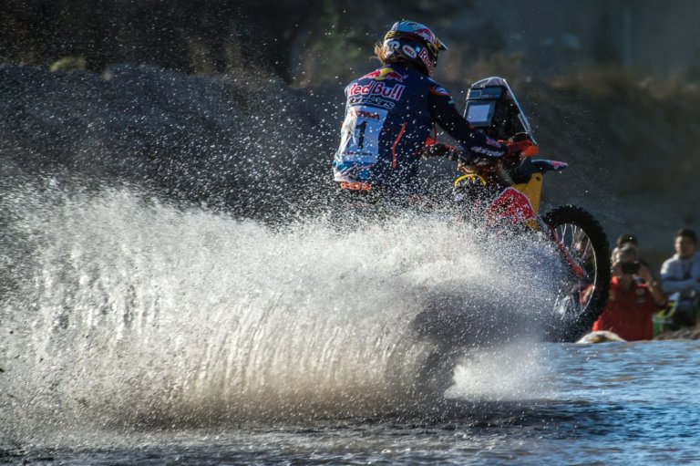 Toby Price se impuso en el primer día del Atacama Rally
