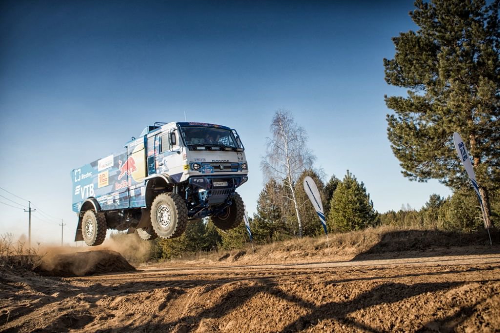 Kamaz presenta cuatro camiones nuevos para el Dakar 2019