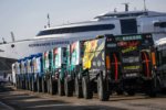 El barco que transporta los vehículos del Dakar sufrió inconvenientes y retornó a Francia