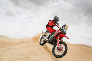 Brabec sorprende al ganar la etapa y liderar la general - Foto ASO