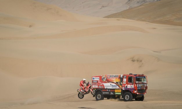 El Firemen Dakar team, los bomberos que corren el Dakar por una causa solidaria