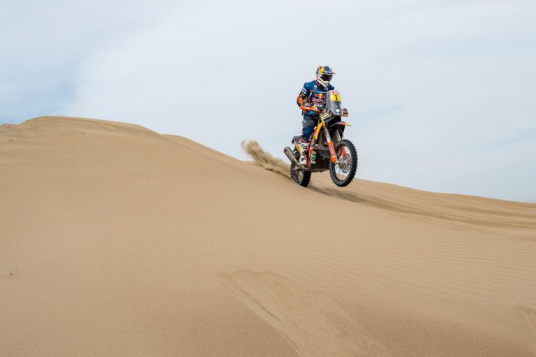 Matthias Walkner comienza a acelerar foto Red Bull CP