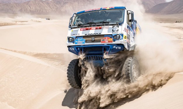 Nikolaev y Kamaz celebran por tercer año consecutivo – Resumen Camiones – Etapa 10 – Dakar 2019