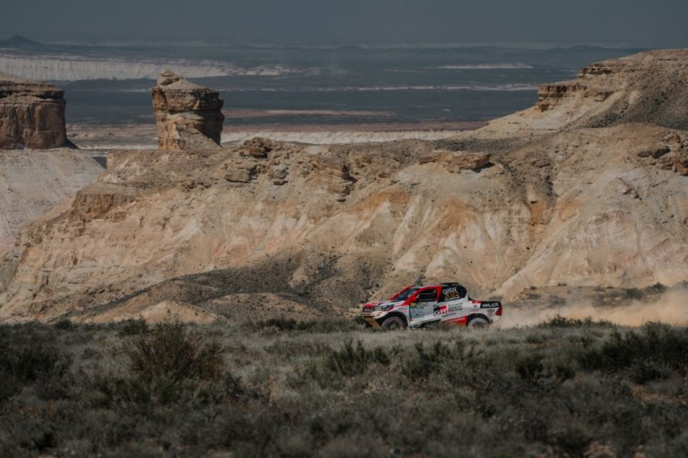 Al-Attiyah se afianza en el Rally de Kazajistán