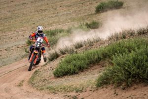 Sunderland repite victoria en la segunda parte de la maratón silk way rally 2019 red bull cp