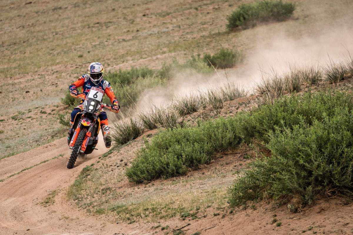 Sunderland repite victoria en la segunda parte de la maratón silk way rally 2019 red bull cp