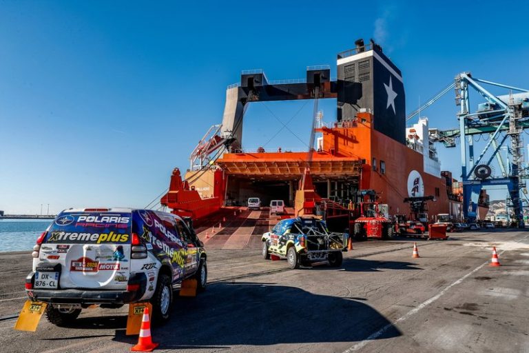 Los vehículos del Rally Dakar 2020 ya partieron rumbo a Medio Oriente