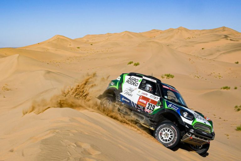 Vaidotas Zala da el primer golpe de escena del Dakar 2020 – Resumen Autos – Etapa 1