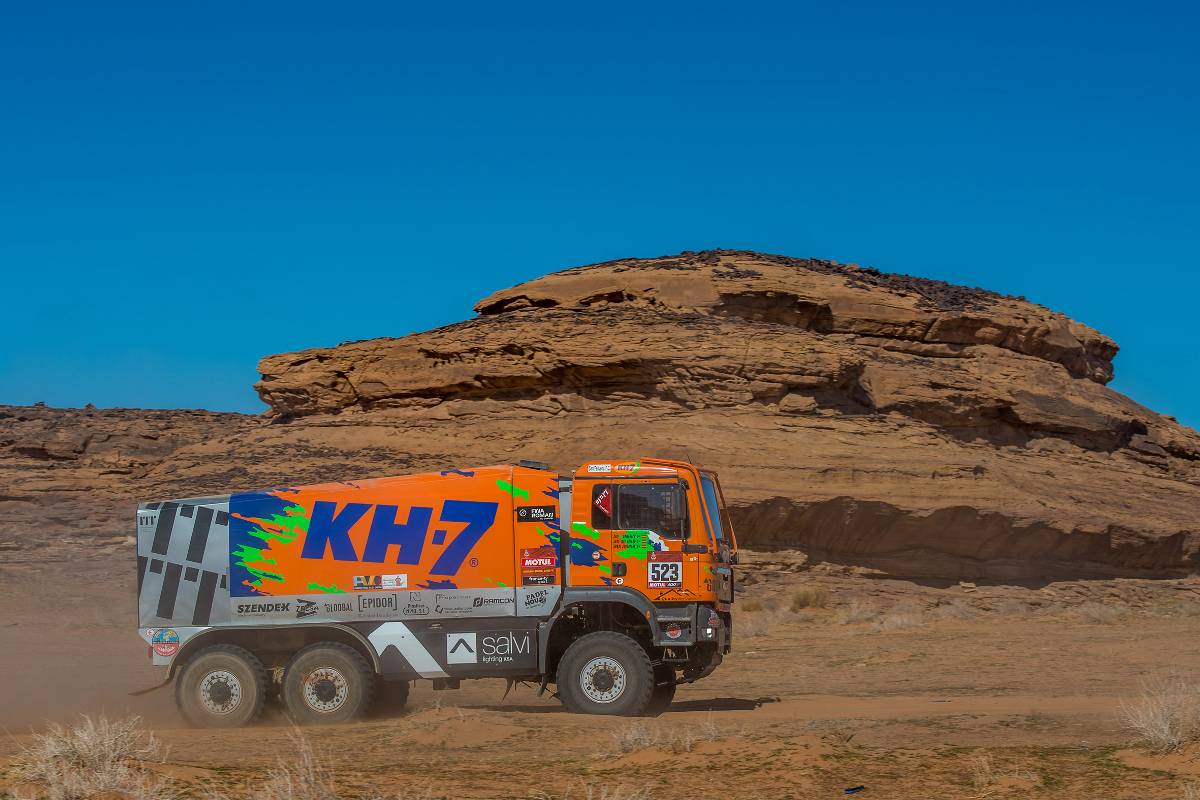 El camión 6x6 español finalizó con éxito el Dakar 2020