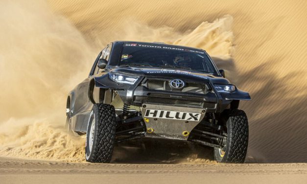 Toyota presenta la nueva GR DKR HILUX T1+ y cuatro parejas para el Dakar 2022