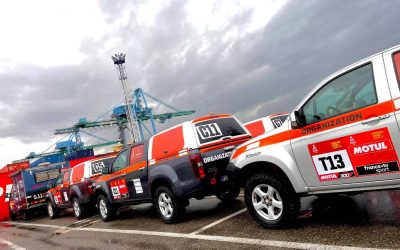 Galería: El Puerto Dakar 2022 va recibiendo los vehículos de competición