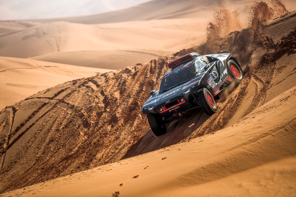 Histórica victoria de etapa de Carlos Sainz con el Audi eléctrico – Dakar 2022