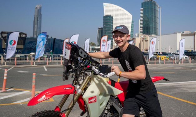 Jonathan Finn presente en la Baja Dubai para asegurar el título junior en motos