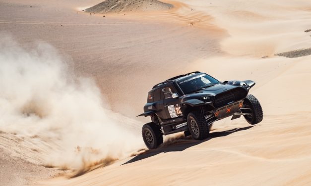 Pau Navarro y Andreas Schulz completaron un gran Abu Dhabi Desert Challenge