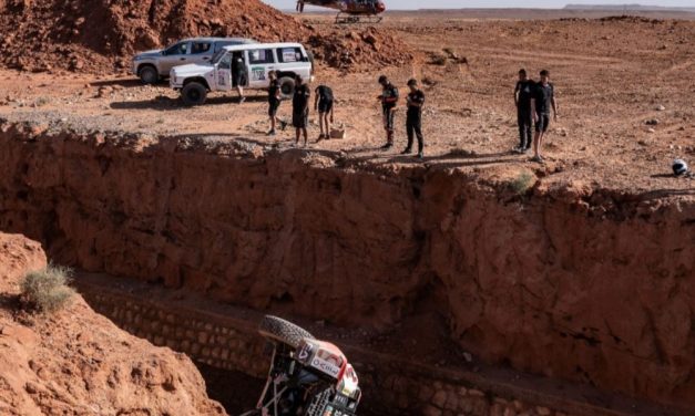 Video: Duro accidente de Aliyyah Koloc en el Rallye du Maroc 2024