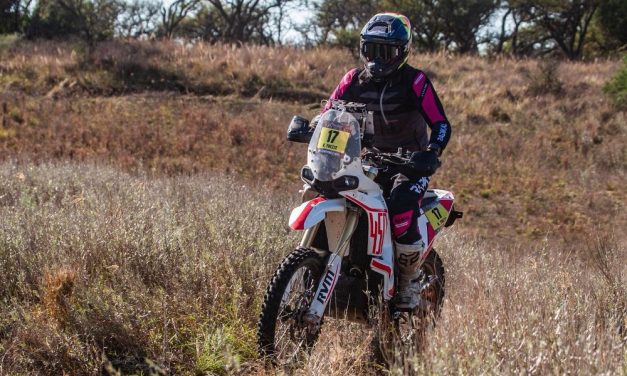 Baltazar Frezze se prepara para disputar el Atacama Race en Chile