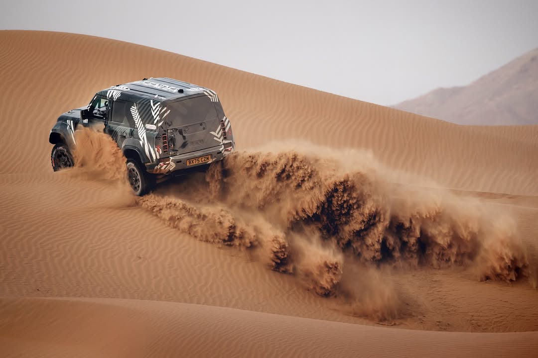 Revelado el diseño del Defender Dakar D7X-R (2)