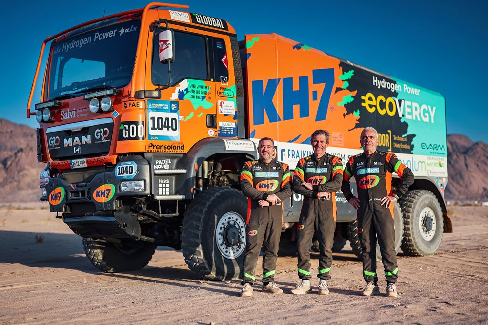 05/12/2025 - Dakar 2025 - Mission 1000 Shooting1040 JUVATENY Jordi (spa), CRIADO José Luis (spa), RIBAS Xavier (spa), Man, KH7-Ecovergy Team, Dakar Future Mission 1000,